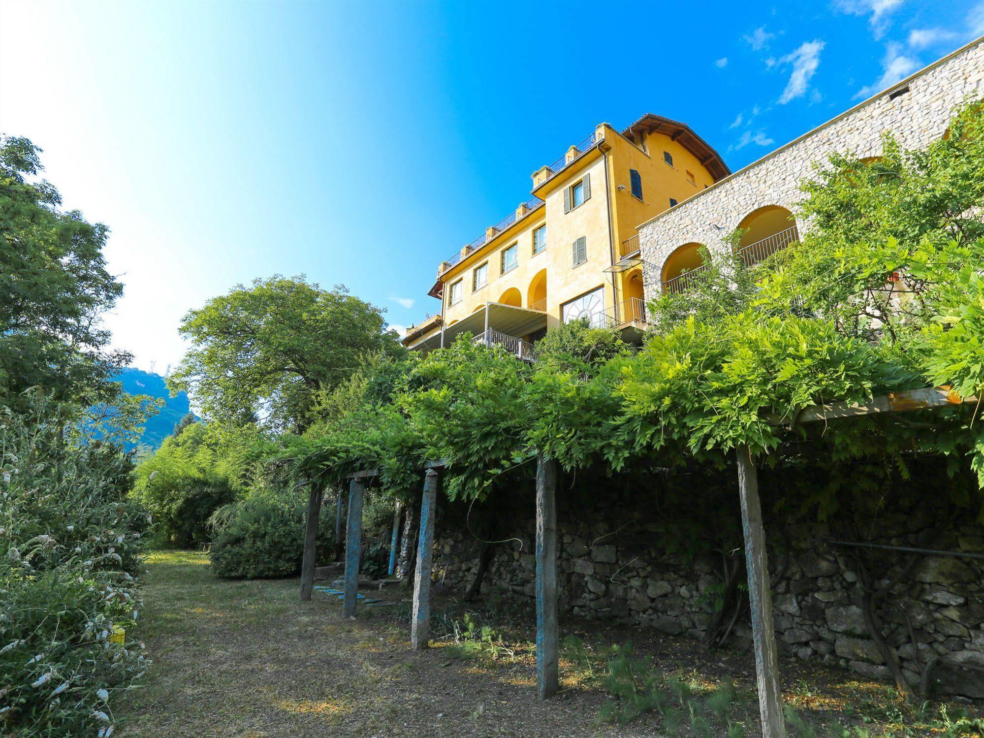 Colonne Hotel 4*