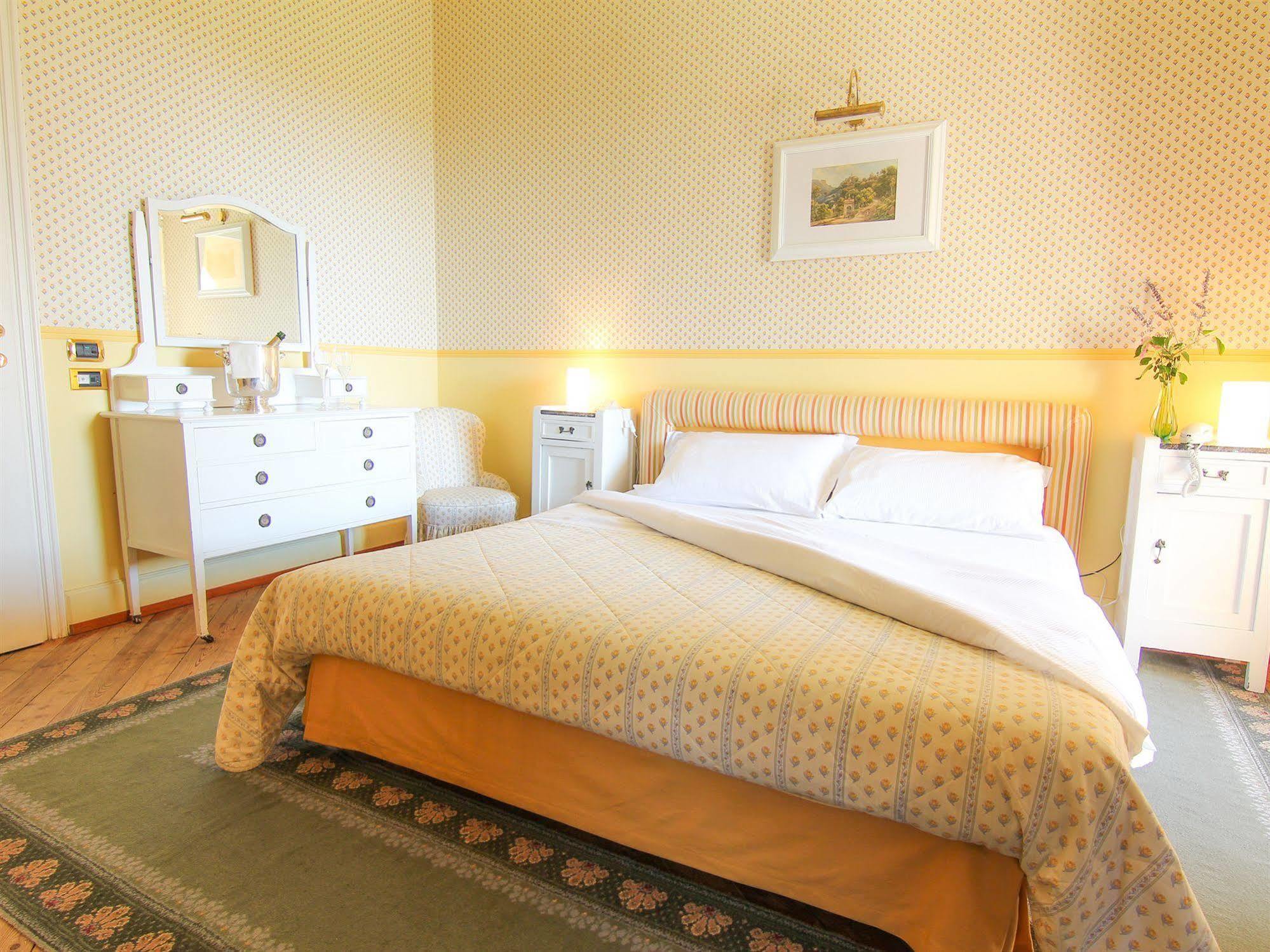 Colonne 4* Varese